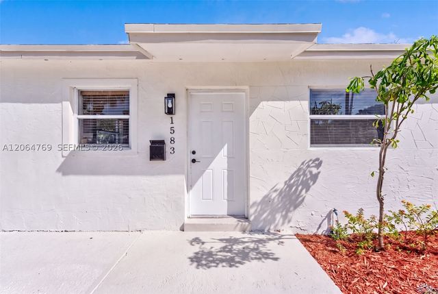 1583 NE 152nd St, North Miami Beach, FL 33162