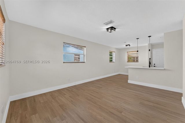 1583 NE 152nd St, North Miami Beach, FL 33162