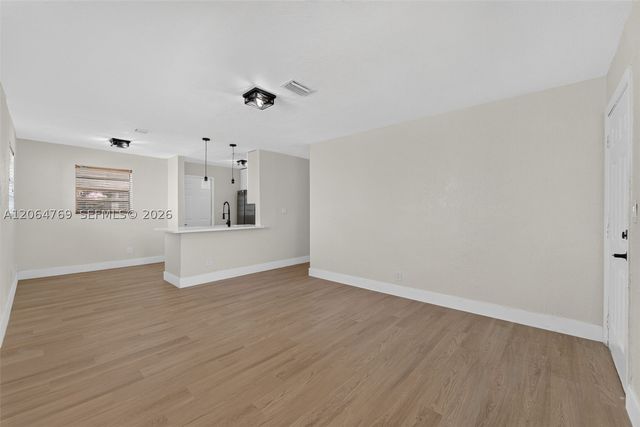 1583 NE 152nd St, North Miami Beach, FL 33162