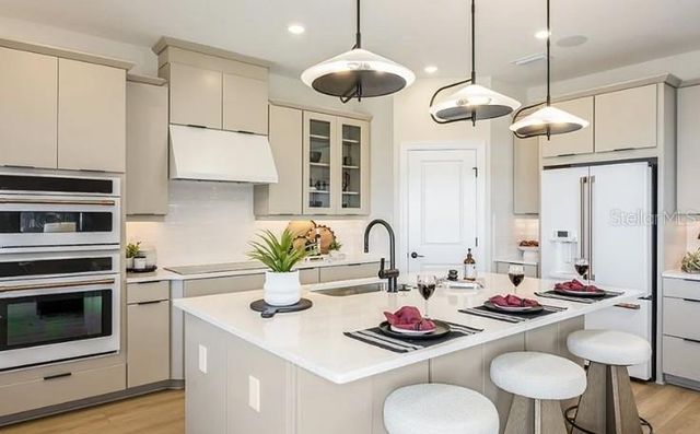 7717 BLUE MOON RUN, Sarasota, FL 34241