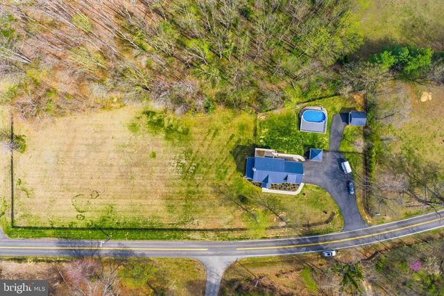 7135 LEEDS MANOR RD, Marshall, VA 20115