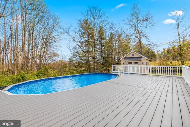 7135 LEEDS MANOR RD, Marshall, VA 20115