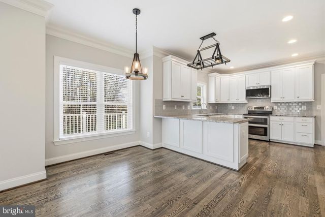 7135 LEEDS MANOR RD, Marshall, VA 20115