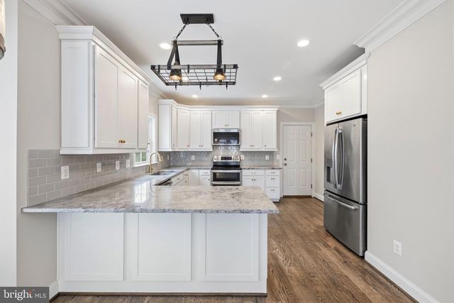 7135 LEEDS MANOR RD, Marshall, VA 20115