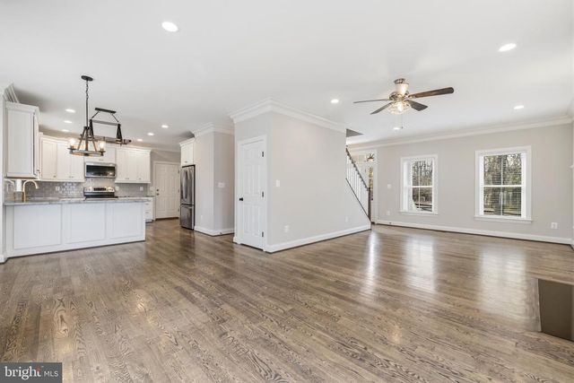 7135 LEEDS MANOR RD, Marshall, VA 20115