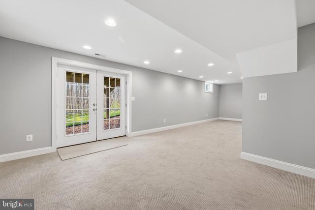 7135 LEEDS MANOR RD, Marshall, VA 20115