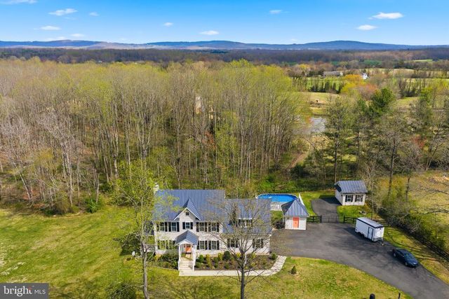 7135 LEEDS MANOR RD, Marshall, VA 20115