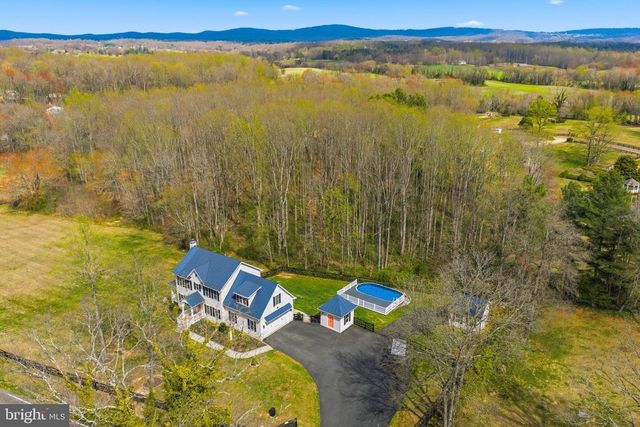 7135 LEEDS MANOR RD, Marshall, VA 20115