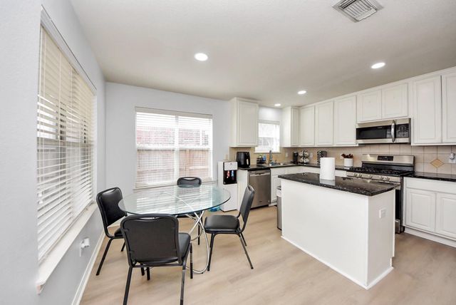 1054 Inverness Cove, Dickinson, TX 77539