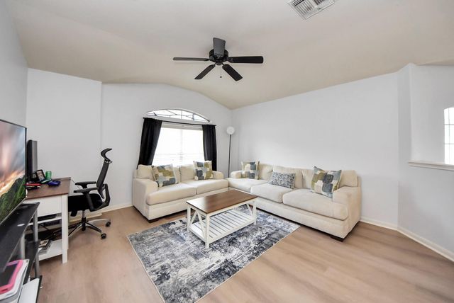 1054 Inverness Cove, Dickinson, TX 77539