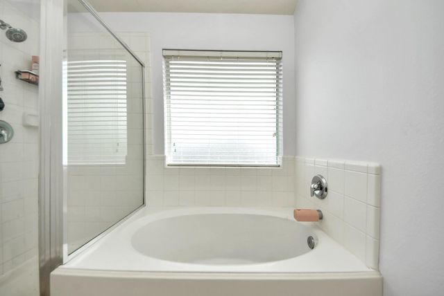 1054 Inverness Cove, Dickinson, TX 77539