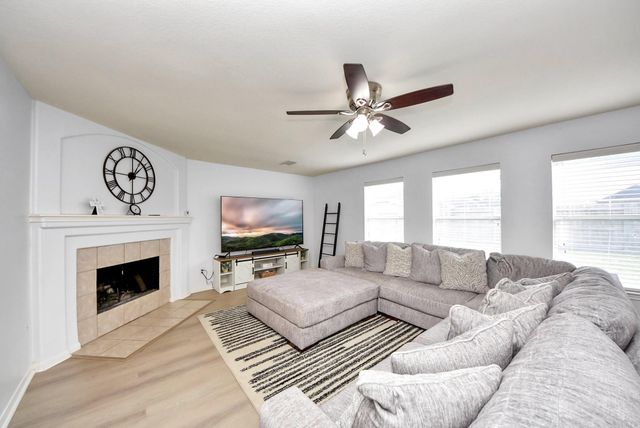 1054 Inverness Cove, Dickinson, TX 77539