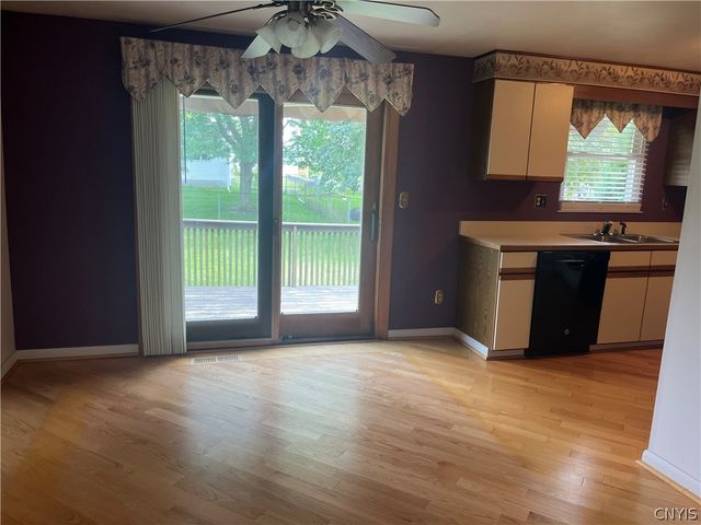 8180 Mantova Drive, Clay, NY 13041