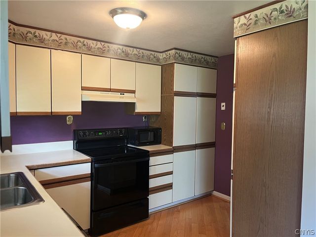 8180 Mantova Drive, Clay, NY 13041