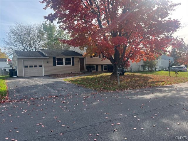 8180 Mantova Drive, Clay, NY 13041