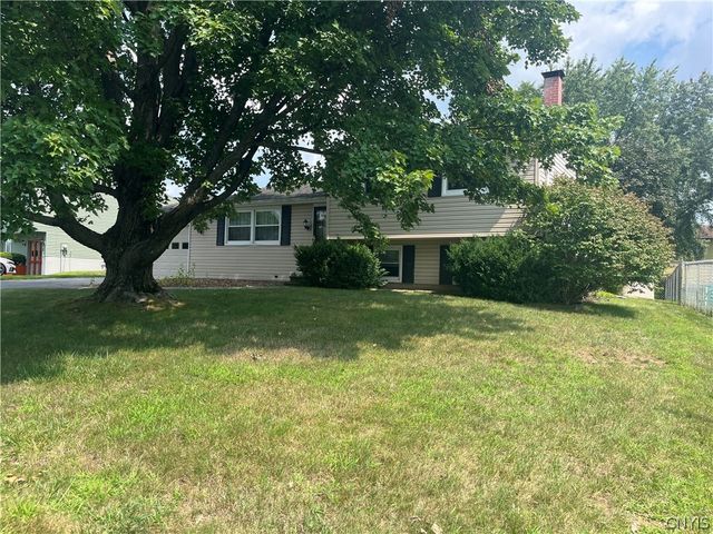 8180 Mantova Drive, Clay, NY 13041