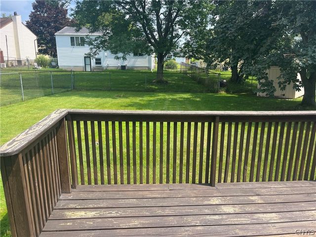 8180 Mantova Drive, Clay, NY 13041
