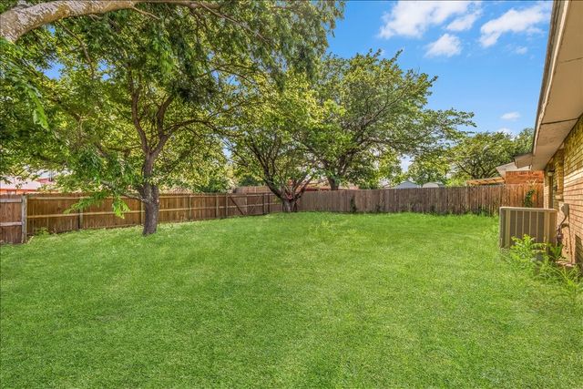 7112 Winterberry Drive, Dallas, TX 75249