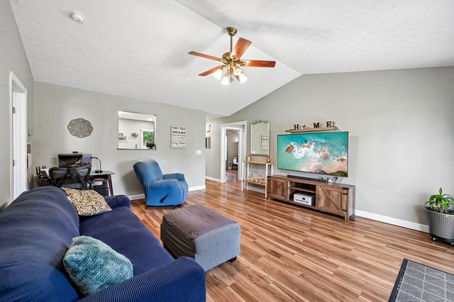 451 Pruden Drive, Pickerington, OH 43147