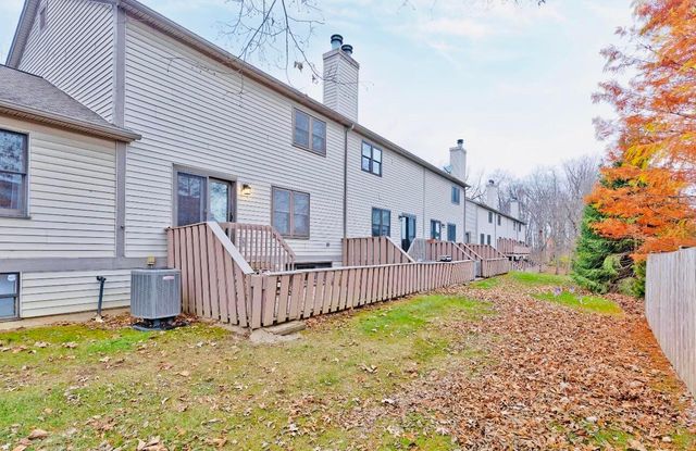 2721 Woodland Trail Drive, Columbus, OH 43231