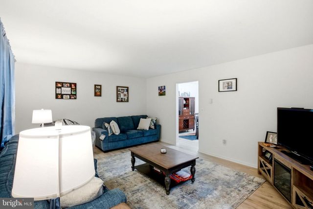 4008 OAKLAND RD, Bethlehem, PA 18020