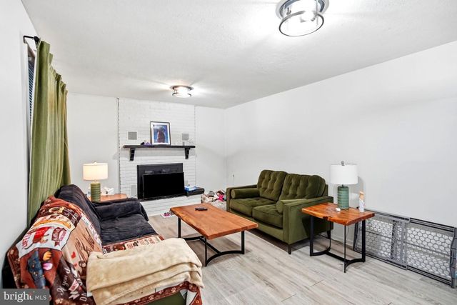 4008 OAKLAND RD, Bethlehem, PA 18020