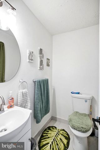 4008 OAKLAND RD, Bethlehem, PA 18020
