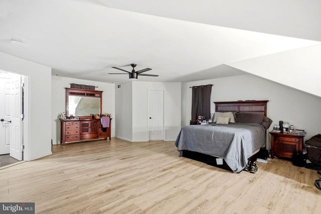 4008 OAKLAND RD, Bethlehem, PA 18020