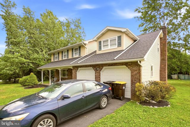 4008 OAKLAND RD, Bethlehem, PA 18020