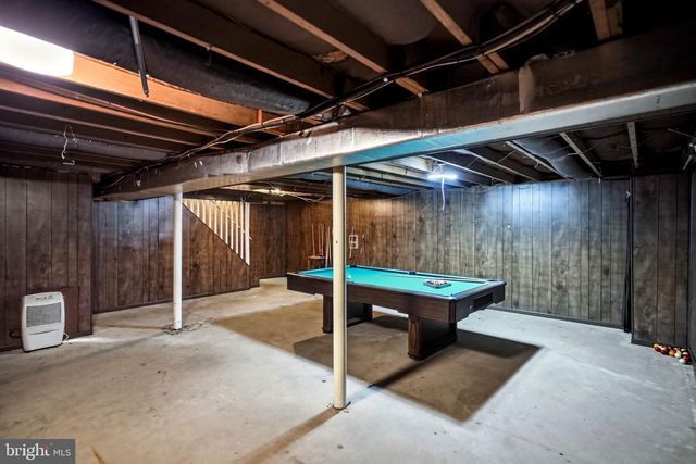 4008 OAKLAND RD, Bethlehem, PA 18020