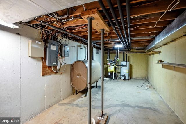 4008 OAKLAND RD, Bethlehem, PA 18020