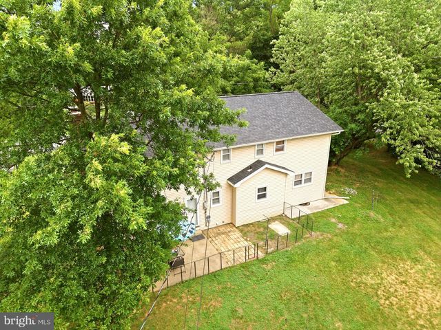 4008 OAKLAND RD, Bethlehem, PA 18020