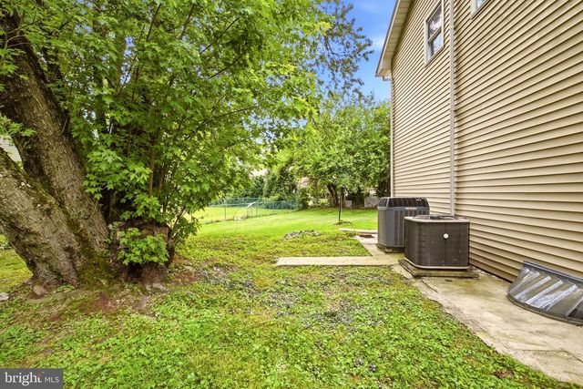 4008 OAKLAND RD, Bethlehem, PA 18020