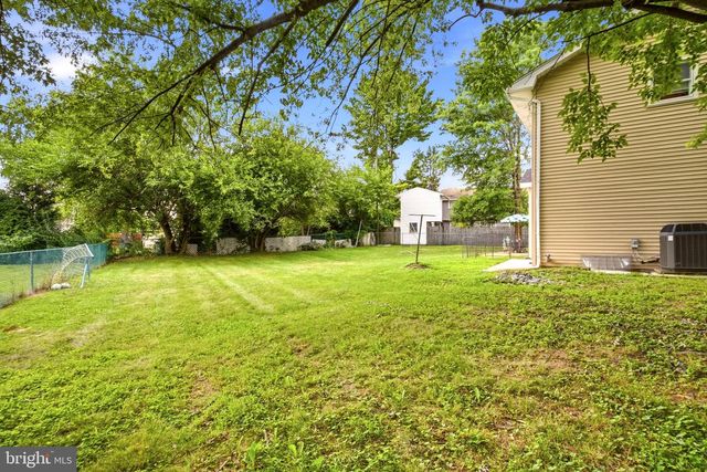 4008 OAKLAND RD, Bethlehem, PA 18020