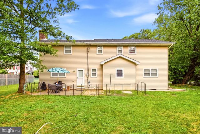 4008 OAKLAND RD, Bethlehem, PA 18020
