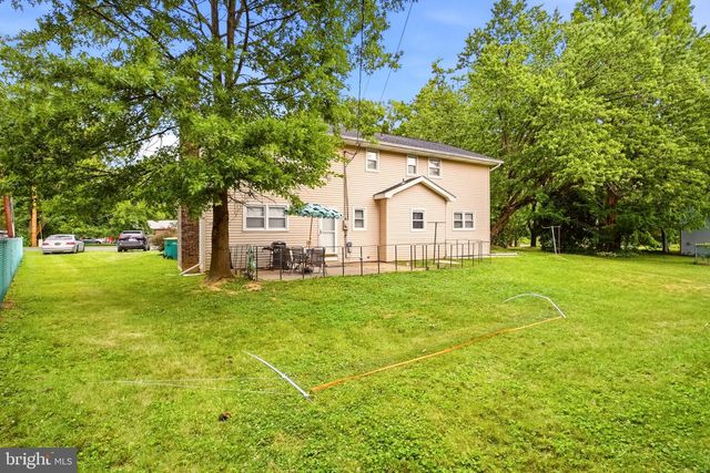 4008 OAKLAND RD, Bethlehem, PA 18020