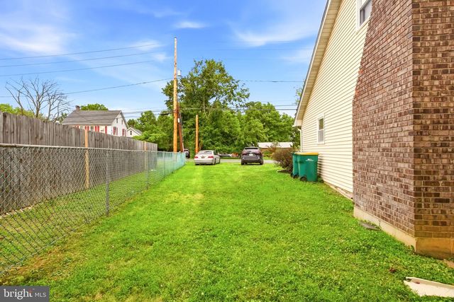 4008 OAKLAND RD, Bethlehem, PA 18020