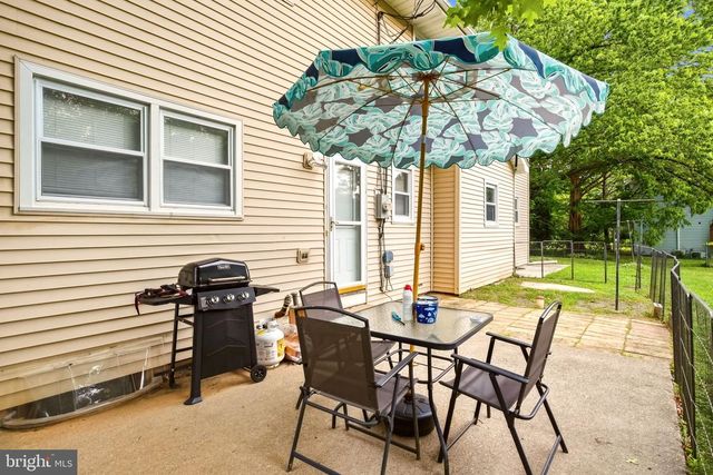 4008 OAKLAND RD, Bethlehem, PA 18020