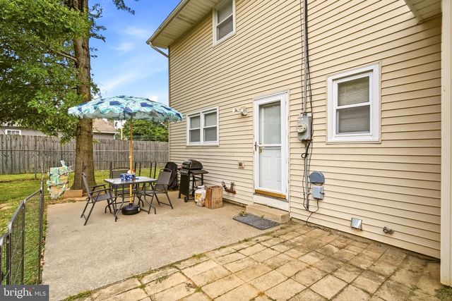 4008 OAKLAND RD, Bethlehem, PA 18020