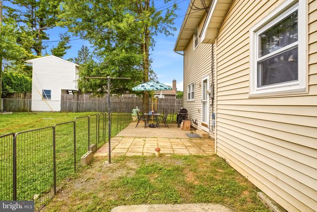4008 OAKLAND RD, Bethlehem, PA 18020