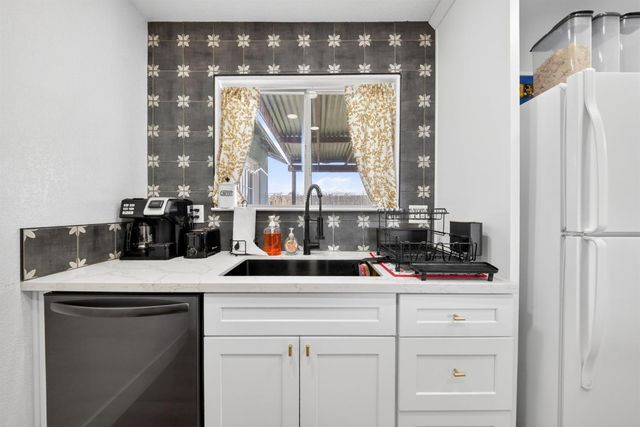 746 Pepper Avenue, Lemoore, CA 93245