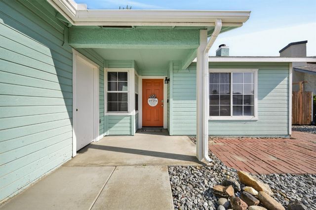 746 Pepper Avenue, Lemoore, CA 93245