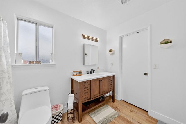 746 Pepper Avenue, Lemoore, CA 93245