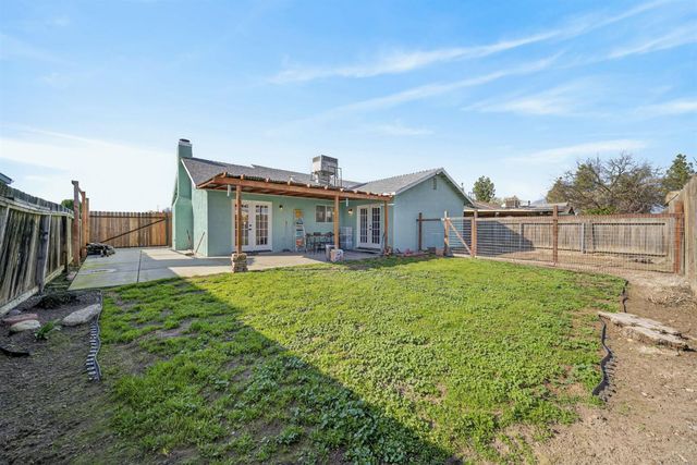 746 Pepper Avenue, Lemoore, CA 93245