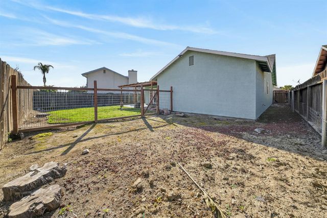 746 Pepper Avenue, Lemoore, CA 93245