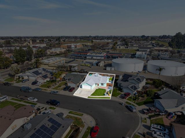 746 Pepper Avenue, Lemoore, CA 93245