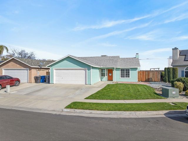 746 Pepper Avenue, Lemoore, CA 93245