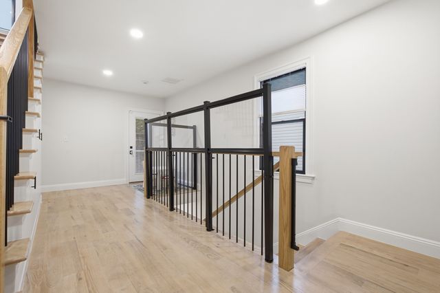 16 Boston Ave, Somerville, MA 02144