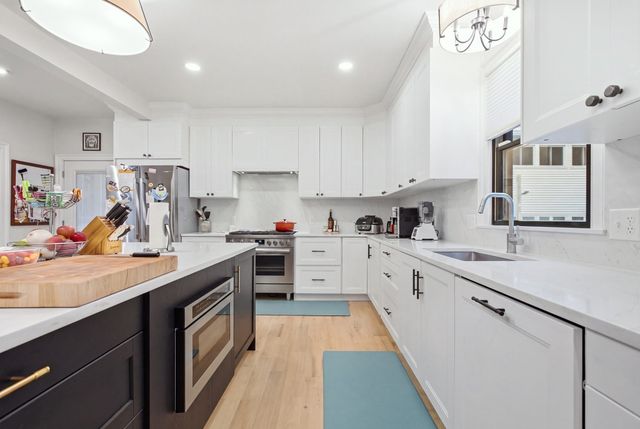 16 Boston Ave, Somerville, MA 02144