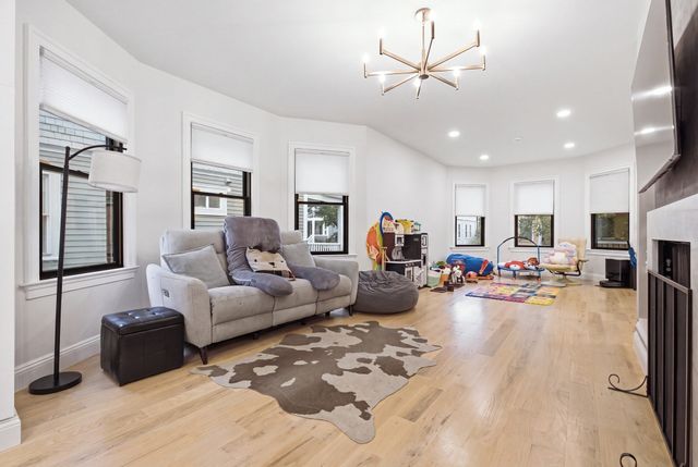 16 Boston Ave, Somerville, MA 02144